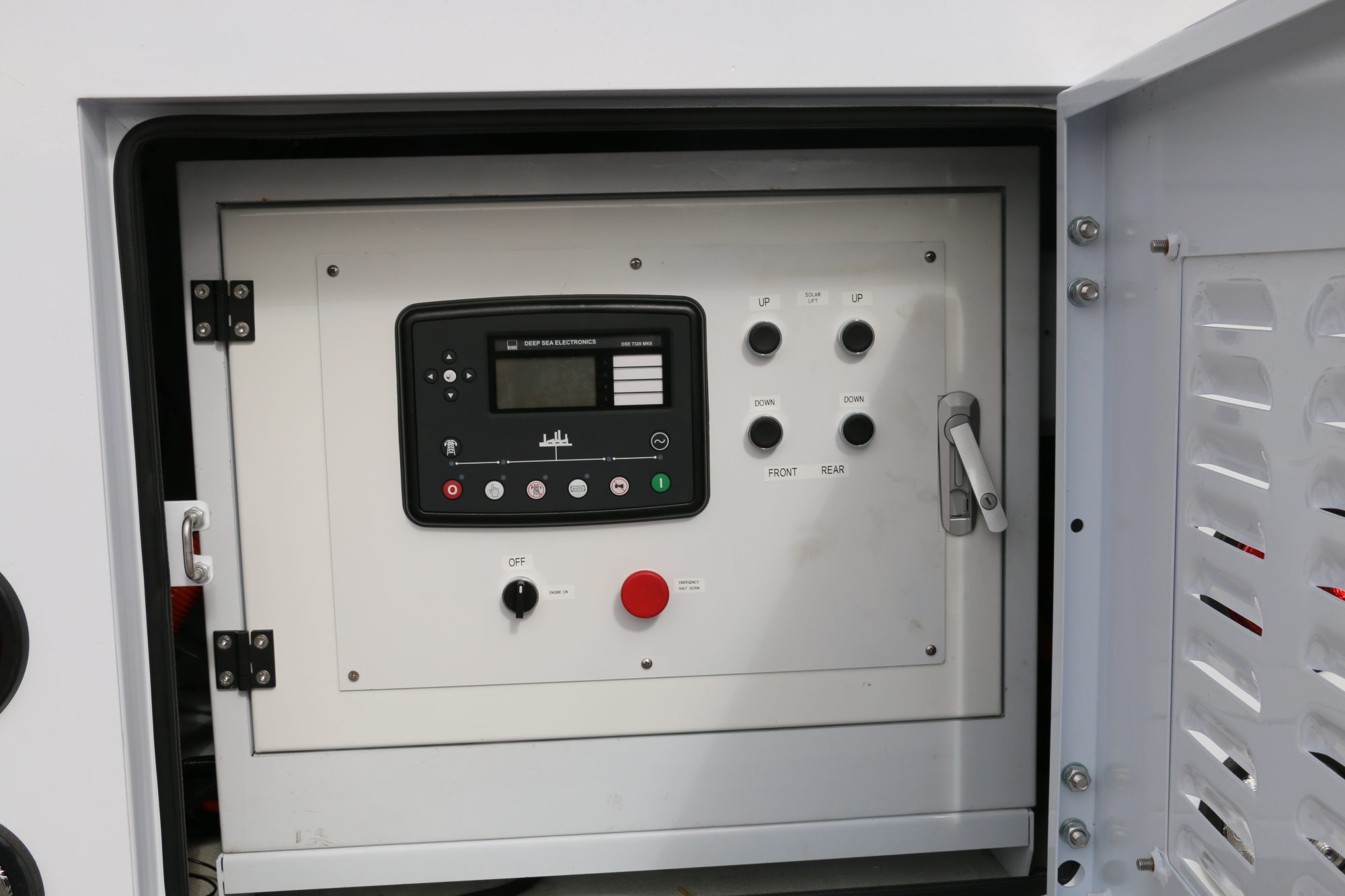 The engine control panel: diesel status and remote engine control over the cellular link